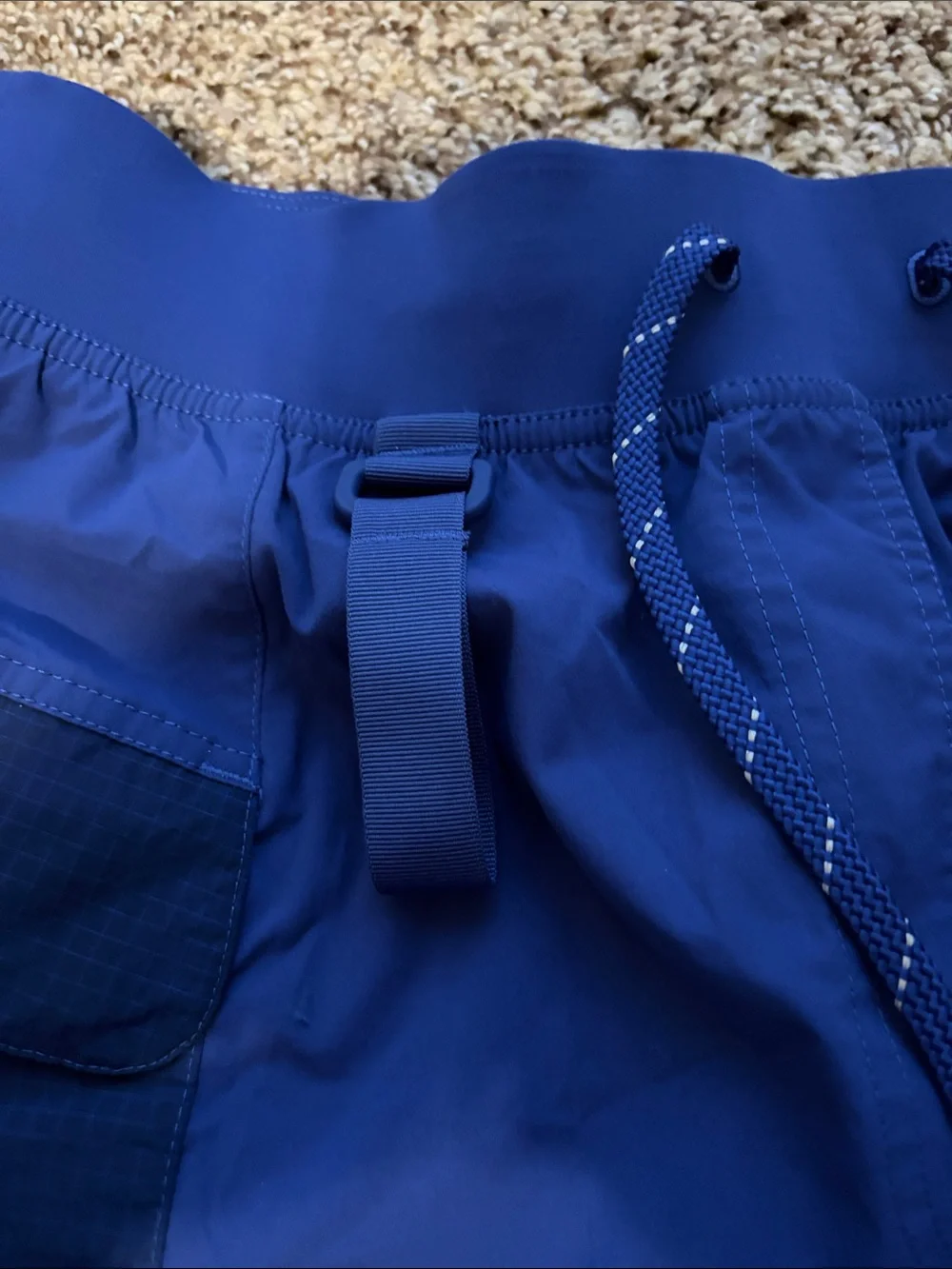 Lululemon convertible, HR hiking joggers - Picture 9 of 9